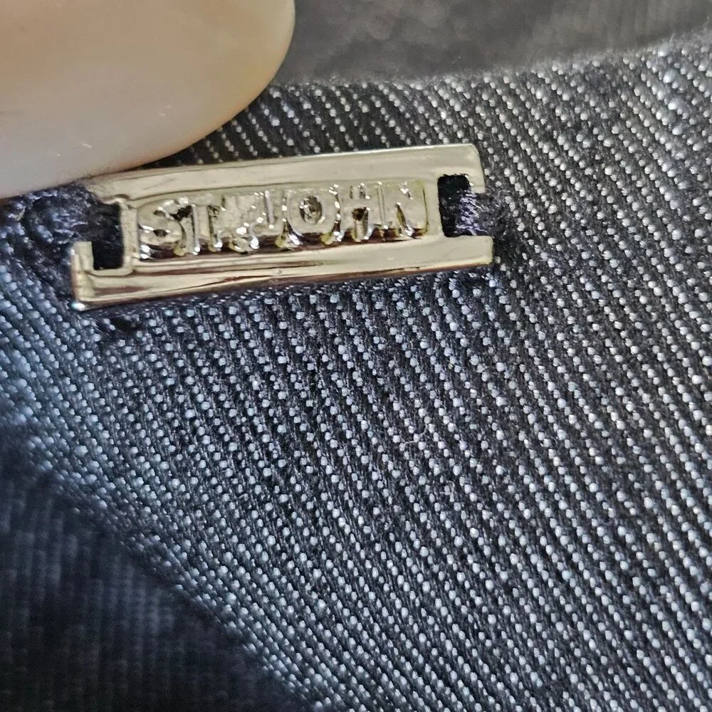 St. John Sport Women's Cropped Denim Side Zip Jean's Pants Black Denim size 12 - Picture 7 of 14